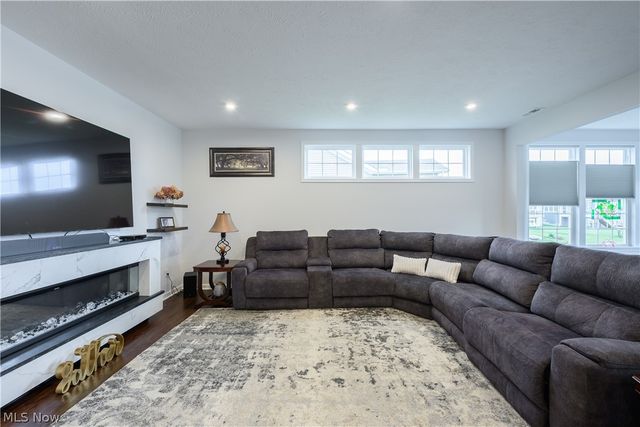 3130 Aspen Lane, Twinsburg, OH 44087