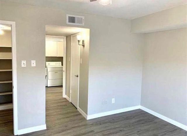10650 Steppington Drive 122, Dallas, TX 75230