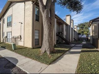 10650 Steppington Drive 122, Dallas, TX 75230