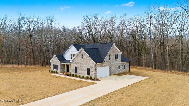 2737 Highwoods Drive, Byhalia, MS 38611