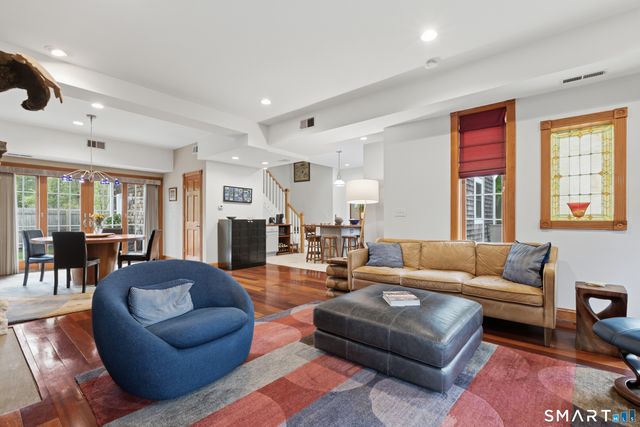 25 Brocketts Point Road, Branford, CT 06405