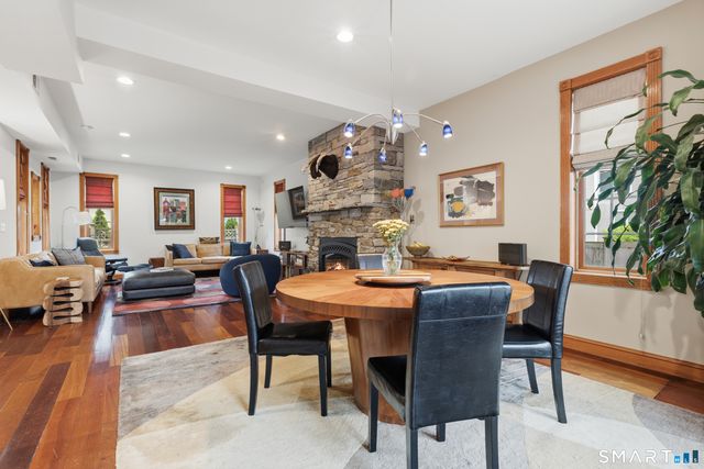 25 Brocketts Point Road, Branford, CT 06405