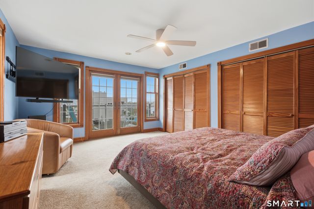 25 Brocketts Point Road, Branford, CT 06405