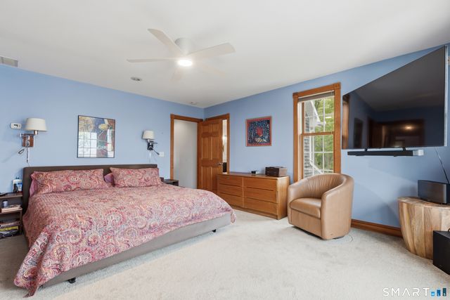 25 Brocketts Point Road, Branford, CT 06405