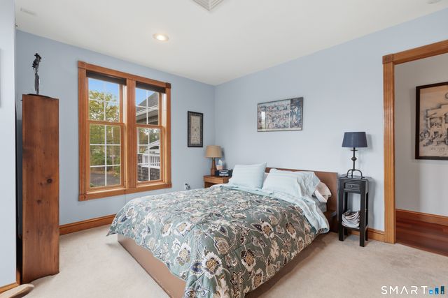 25 Brocketts Point Road, Branford, CT 06405
