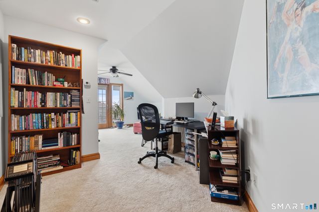 25 Brocketts Point Road, Branford, CT 06405
