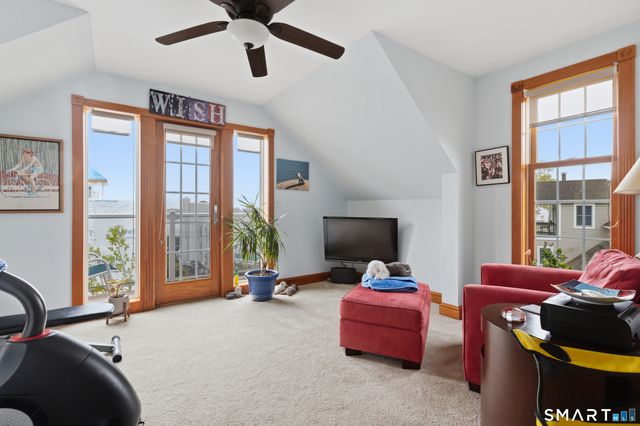 25 Brocketts Point Road, Branford, CT 06405