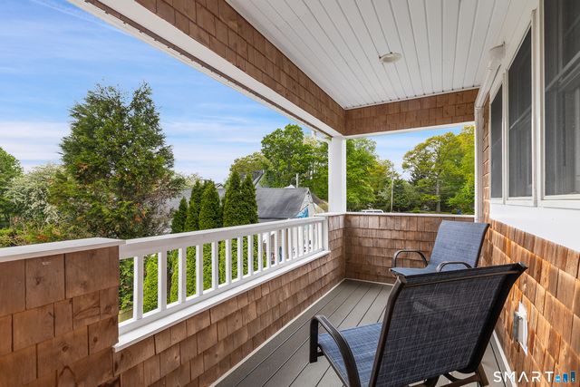 25 Brocketts Point Road, Branford, CT 06405