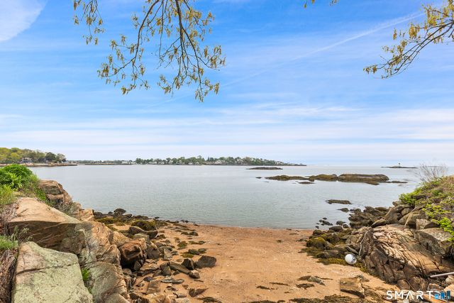 25 Brocketts Point Road, Branford, CT 06405