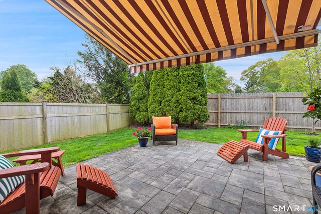 25 Brocketts Point Road, Branford, CT 06405
