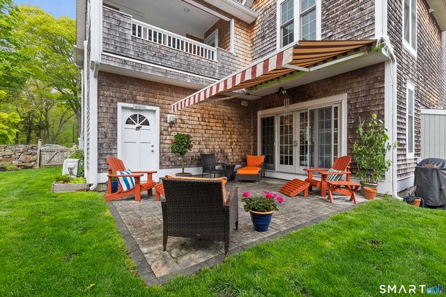 25 Brocketts Point Road, Branford, CT 06405