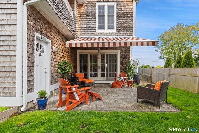 25 Brocketts Point Road, Branford, CT 06405
