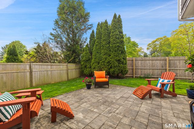 25 Brocketts Point Road, Branford, CT 06405