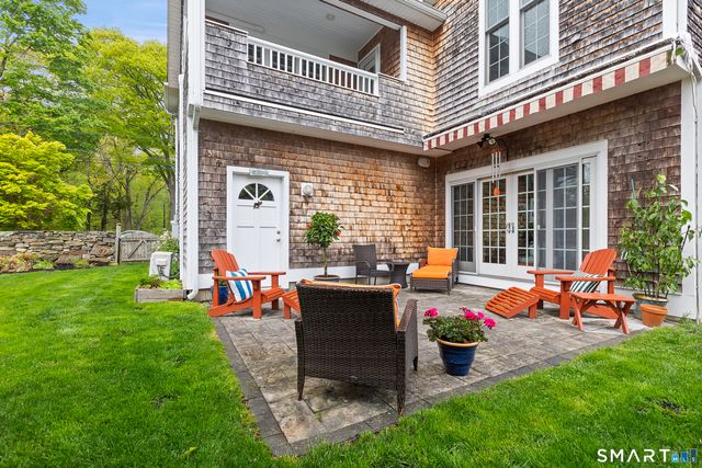 25 Brocketts Point Road, Branford, CT 06405