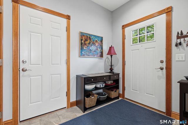 25 Brocketts Point Road, Branford, CT 06405
