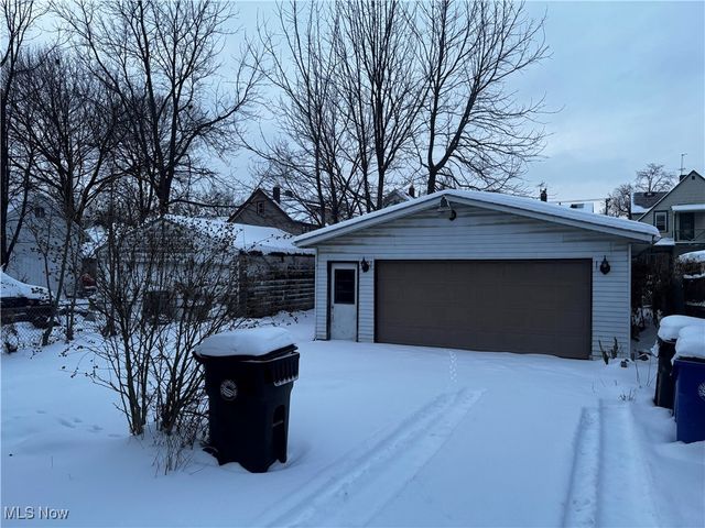 11824 Geraldine Avenue, Cleveland, OH 44111