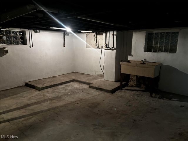 11824 Geraldine Avenue, Cleveland, OH 44111