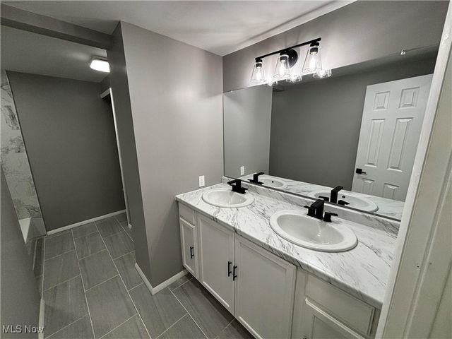 11824 Geraldine Avenue, Cleveland, OH 44111