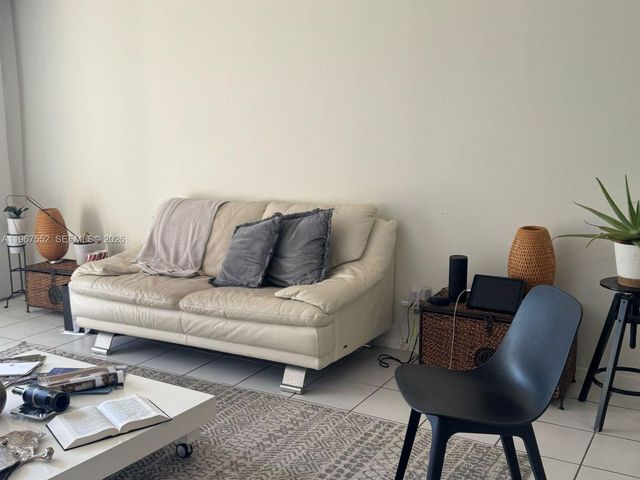 18151 NE 31st Ct 111, Aventura, FL 33160