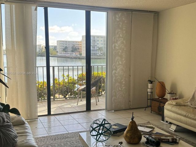 18151 NE 31st Ct 111, Aventura, FL 33160