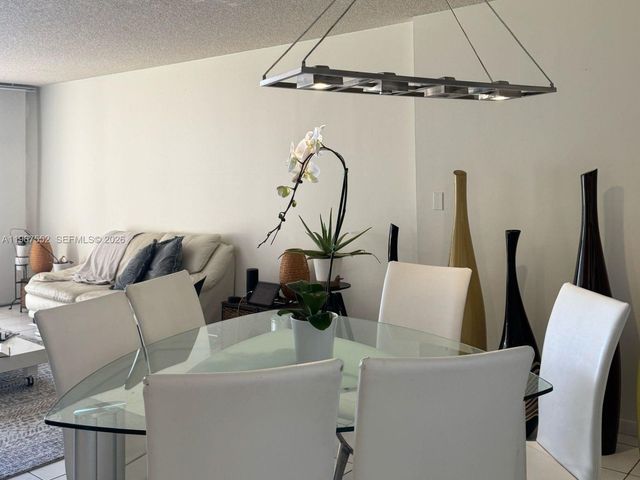 18151 NE 31st Ct 111, Aventura, FL 33160