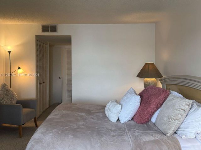 18151 NE 31st Ct 111, Aventura, FL 33160