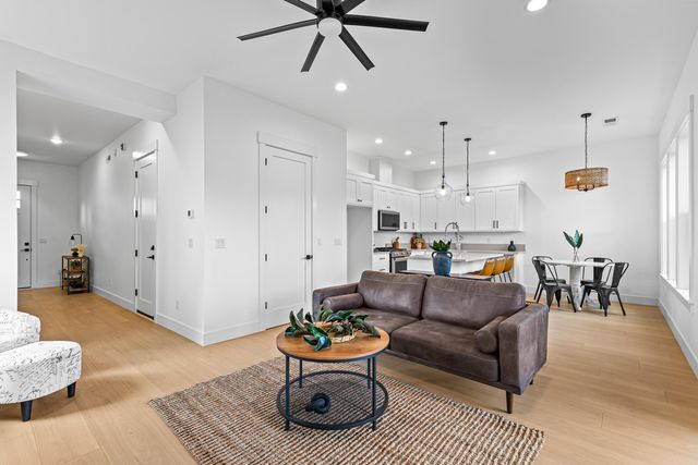 107 Golf View Drive, Eagle Point, OR 97524