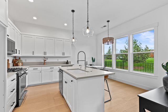 107 Golf View Drive, Eagle Point, OR 97524