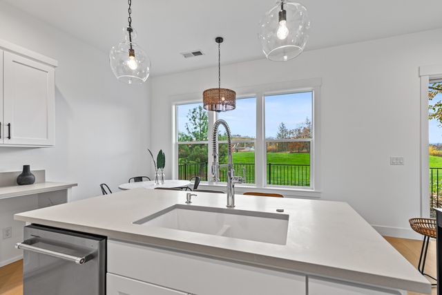 107 Golf View Drive, Eagle Point, OR 97524