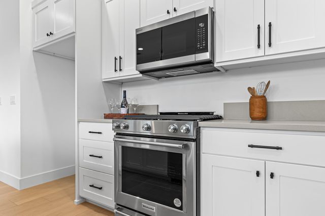 107 Golf View Drive, Eagle Point, OR 97524