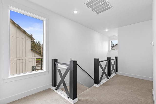 107 Golf View Drive, Eagle Point, OR 97524