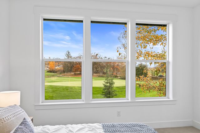 107 Golf View Drive, Eagle Point, OR 97524