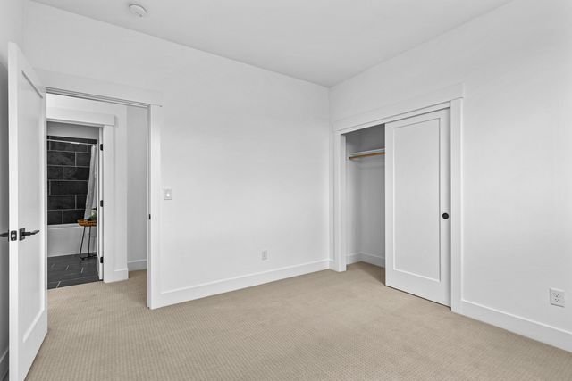 107 Golf View Drive, Eagle Point, OR 97524