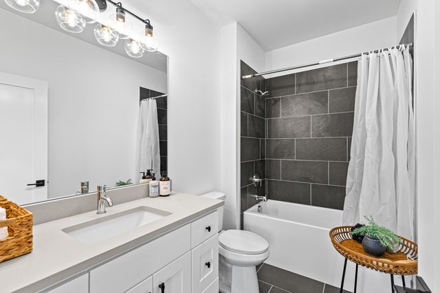 107 Golf View Drive, Eagle Point, OR 97524