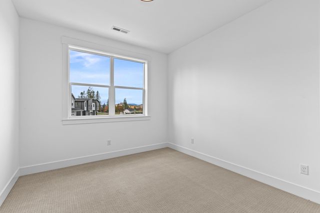 107 Golf View Drive, Eagle Point, OR 97524