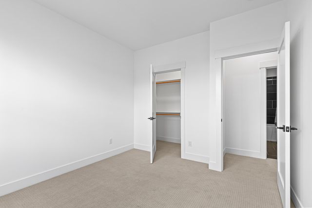 107 Golf View Drive, Eagle Point, OR 97524