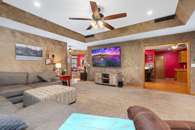 1039 Hillside Road, Grove, OK 74344