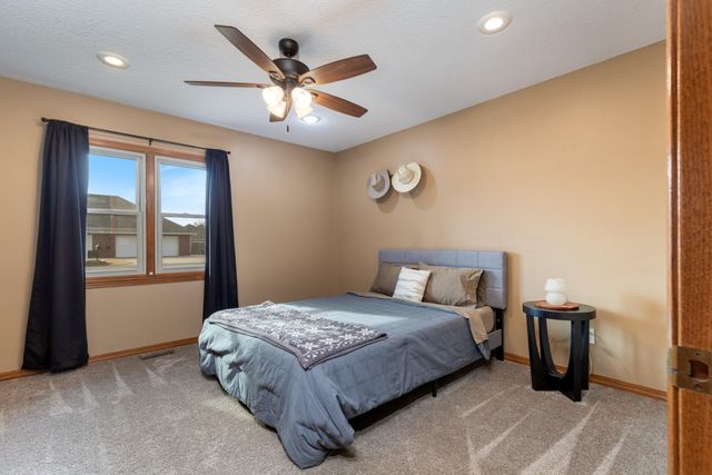 1039 Hillside Road, Grove, OK 74344