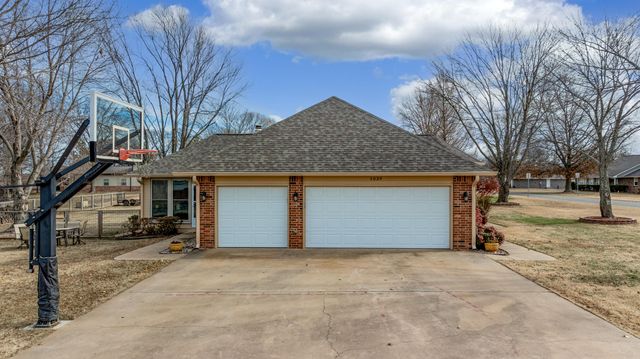 1039 Hillside Road, Grove, OK 74344