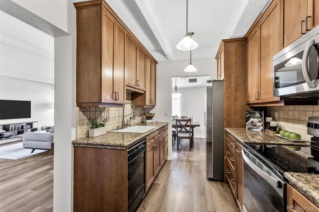 7877 E Mississippi Avenue 301, Denver, CO 80247