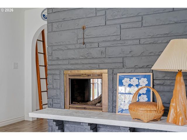 5516 Se STEELE St, Portland, OR 97206