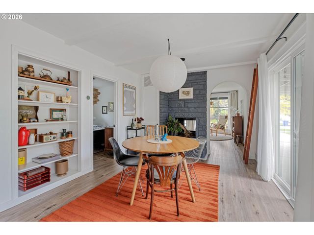 5516 Se STEELE St, Portland, OR 97206