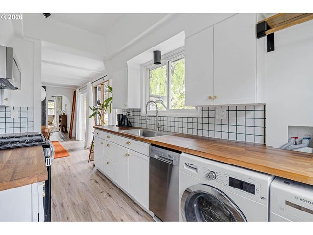 5516 Se STEELE St, Portland, OR 97206