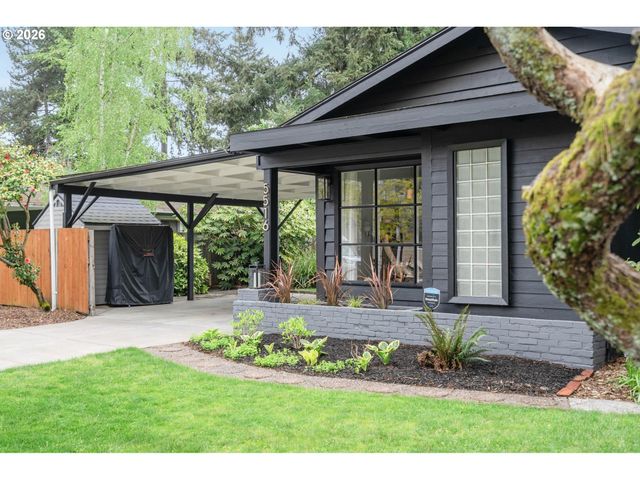 5516 Se STEELE St, Portland, OR 97206