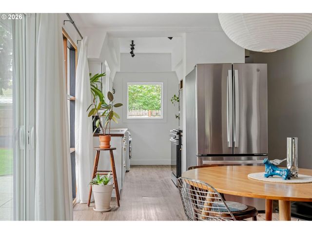 5516 Se STEELE St, Portland, OR 97206