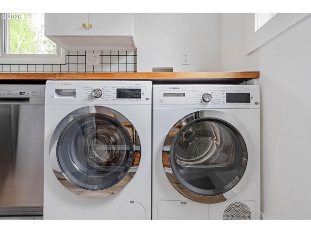 5516 Se STEELE St, Portland, OR 97206