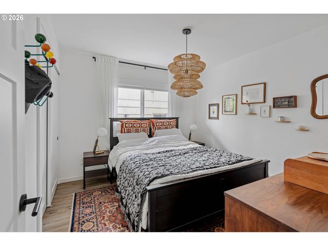 5516 Se STEELE St, Portland, OR 97206