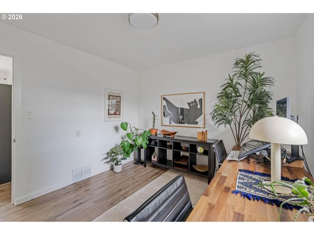 5516 Se STEELE St, Portland, OR 97206