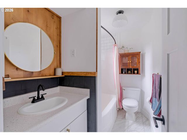 5516 Se STEELE St, Portland, OR 97206