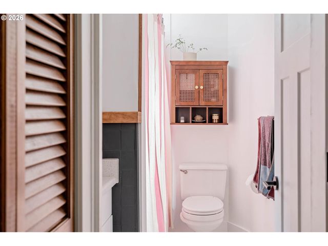 5516 Se STEELE St, Portland, OR 97206